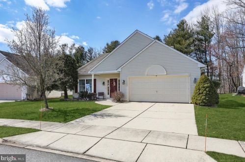 10 Wagon Wheel Ln, Columbus, NJ 08022-1152