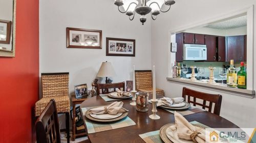 16 Willow Ct, Trenton NJ  08619-4626 exterior