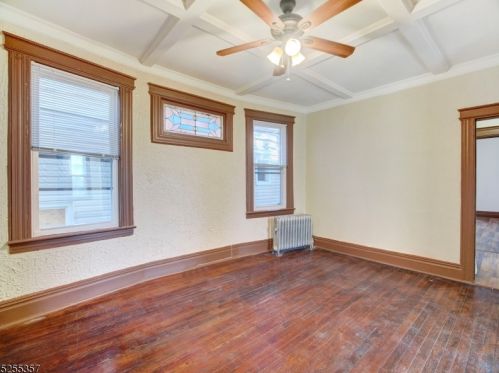 184 Hollywood Ave, East Orange NJ  07018-3914 exterior