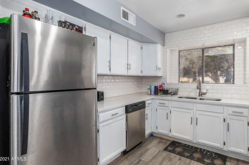 6441 Golden Ln, Glendale AZ  85302-4440 exterior