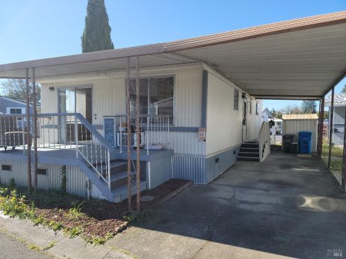 139 Bluejay Dr, Santa Rosa, CA 95409-4105