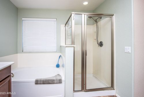 950 Kelsi Ave, San Tan Valley AZ  85140-4141 exterior