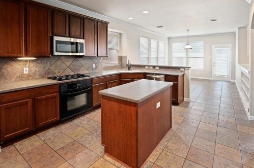 3909 Miramar Dr, Denton, TX 76210-8790