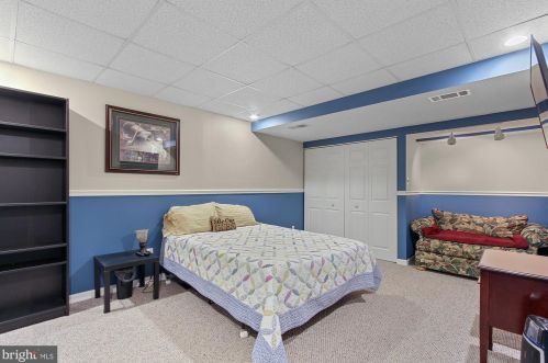 100 Brook Meadow Cir, Shrewsbury PA  17361-1236 exterior