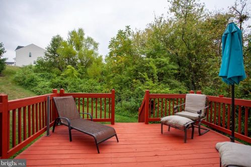 56 Green View Dr, Pottstown PA  19464-7501 exterior