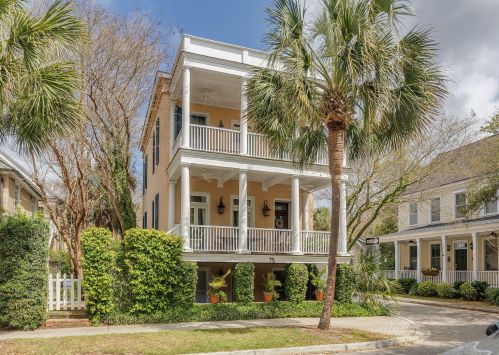 75 Sowell St, Mount Pleasant SC  29464-2660 exterior