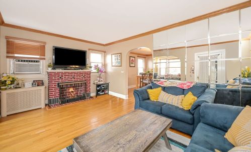 100-12 205th St, Jamaica NY  11423-2210 exterior