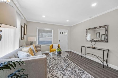 7144 Holly St, Oakland CA  94621-2345 exterior