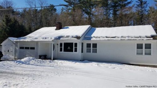 108 Rowe Ct, Kingston, NY 12401-7267