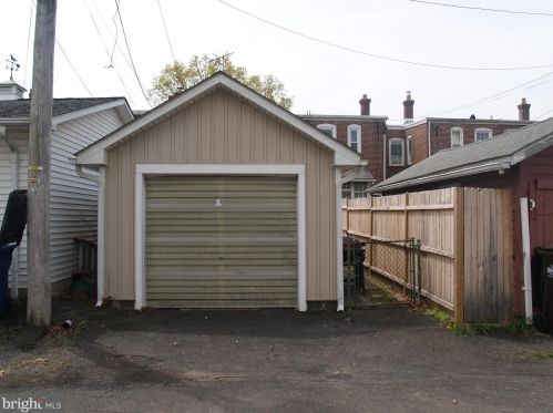 35 Fairview Ave, Lansdale PA 19446-2639 exterior