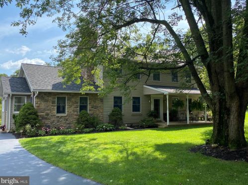2109 Sand Hill Rd, Swatara, PA 17033-2660