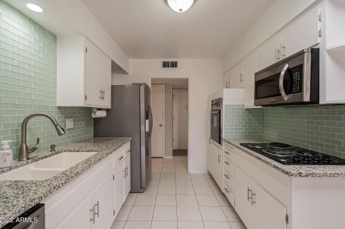 10314 Sun City Blvd, Sun City AZ  85351-3857 exterior