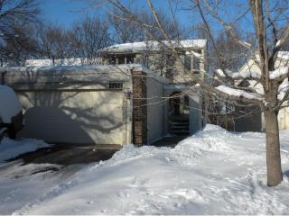 4342 Highland Dr, Saint Paul, MN 55126-3125