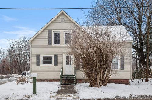 2 Simpson Ave, Allenstown, NH 03275-1114