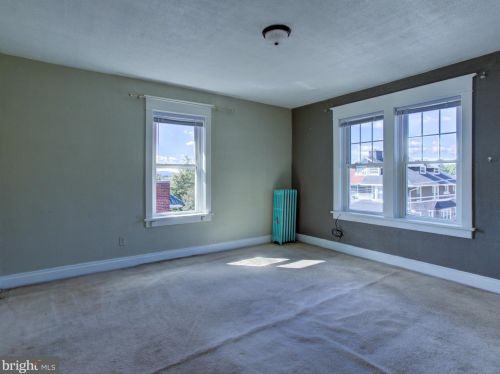 737 28th St, Harrisburg PA 17111-1127 exterior