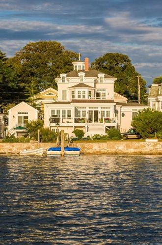 98 Water St, Stonington, CT 06378-1423