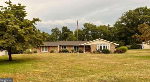 1021 Rockledge Dr, Carlisle, PA 17015-9127