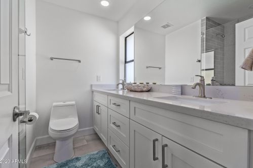 15202 10th St, Phoenix AZ  85022-3738 exterior