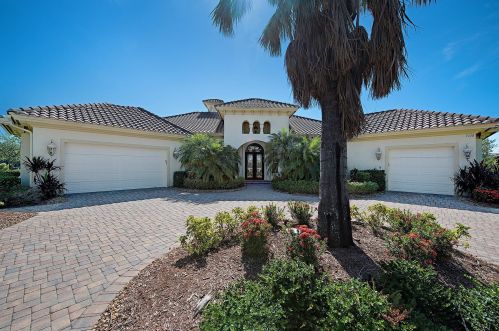 7538 Hogan Ct, Naples, FL 34113-3055