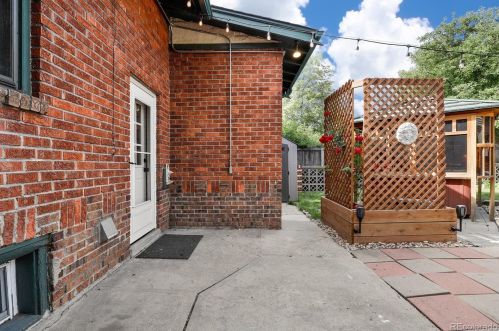 1213 Jackson St, Denver CO 80206-3528 exterior