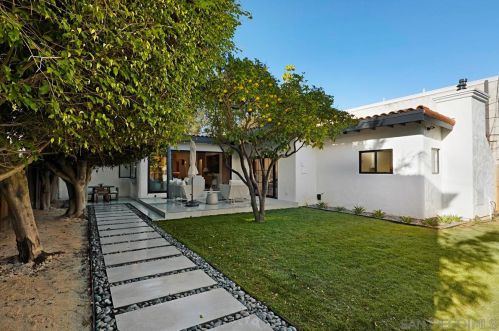 1855 Reed Ave, San Diego CA  92109-5446 exterior