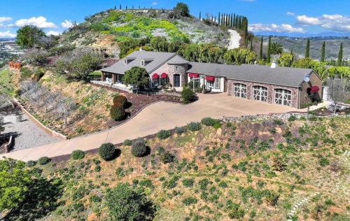 30419 Canyon Estates Rd, Vista CA  92084-1043 exterior