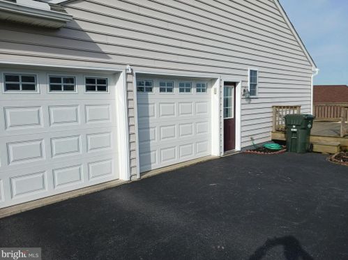 30 Centre Ct, Red Lion PA  17356-8949 exterior