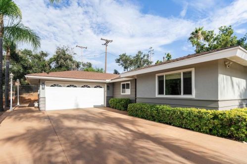 1839 Kent Pl, Vista, CA 92084-7259