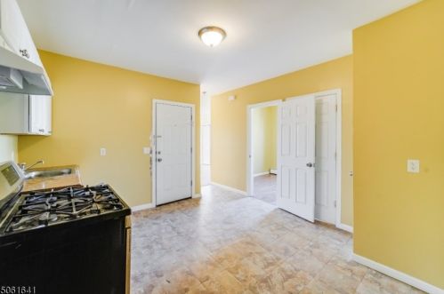 18 Straight St, Paterson NJ  07501-1024 exterior