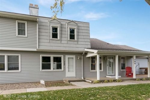 704 Greenwood St, Ankeny, IA 50023-1010