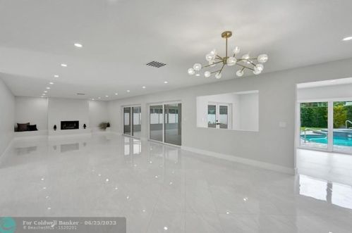 3850 36th Ave, Hollywood FL  33021-1900 exterior