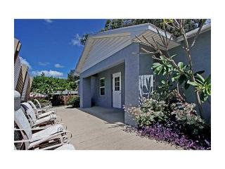 8 Douglas Ave, Dunedin, FL 34698-7906