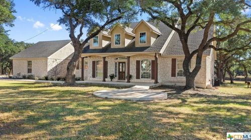 956 Landing Ln, Blanco, TX 78606