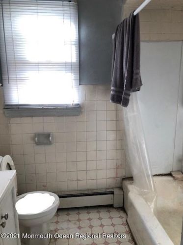 125 Ridge Ave, Tinton Falls NJ  07712-6745 exterior