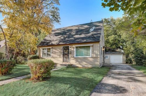 5620 Thurston Ave, Milwaukee, WI 53218-2432