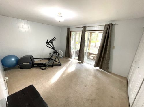 104 Woodstone Ln, New Kensington PA  15068-4642 exterior