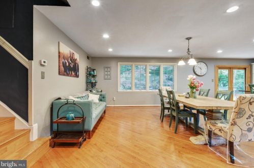 7403 Calico Ct, Springfield, VA 22153-1302
