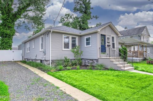 91 Bank St, Tinton Falls NJ  07701-1306 exterior