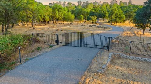 22149 Mccourtney Rd, Grass Valley, CA 95949-7661