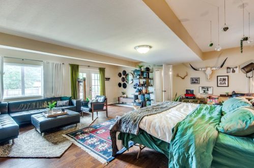 2518 Bridal Wreath Ln, Dallas TX  75233-3304 exterior