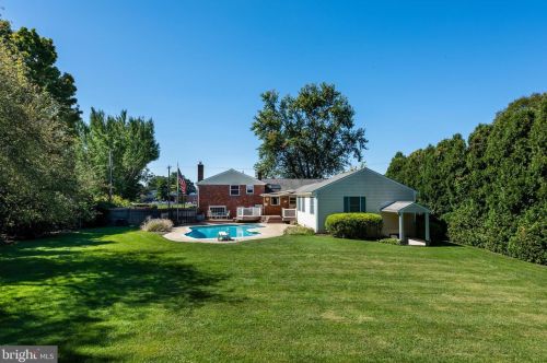 1369 Valley Forge Rd, Wayne, PA