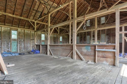 6411 Devonshire Hts Rd, Harrisburg PA 17111-4818 exterior