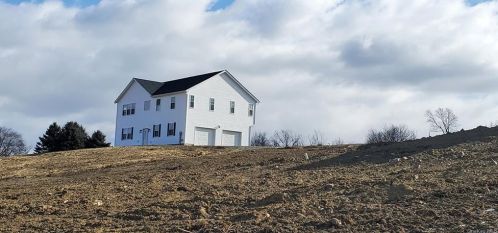 8 Mt Hope Rd, Middletown, NY 10940-7128