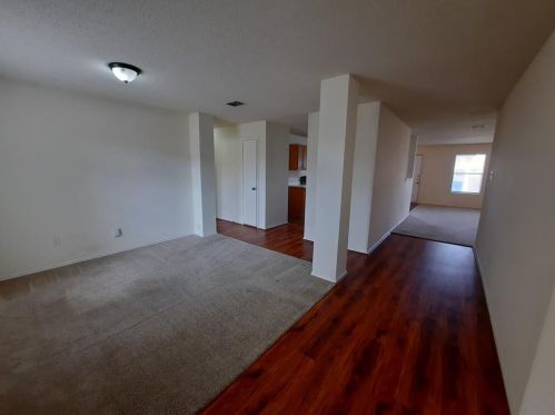 2816 Amber Waves Ln, Lancaster TX  75134-2369 exterior
