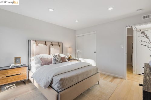 780 Glendome Cir, Oakland CA 94602-1413 exterior