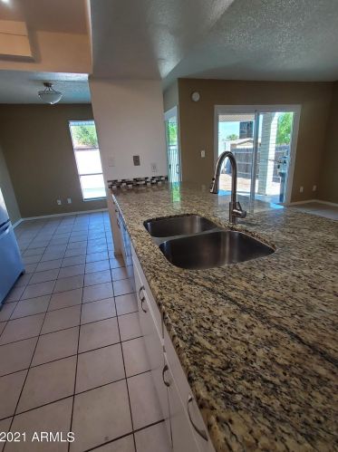 12603 37 Ave, Phoenix AZ 85053-2804 exterior