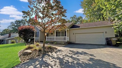 501 Park St, Hermitage, PA 16148-1229