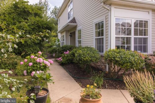 1684 Rockcress Dr, Jamison PA  18929-1645 exterior