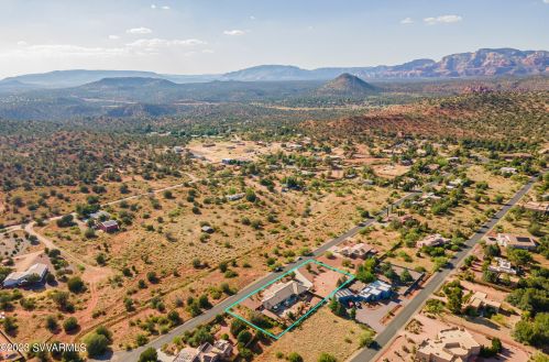 300 Michaels Ranch Dr, Sedona AZ 86336-9526 exterior