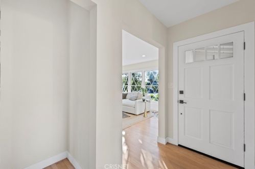 6554 Colbath Ave, Van Nuys CA  91401-1503 exterior